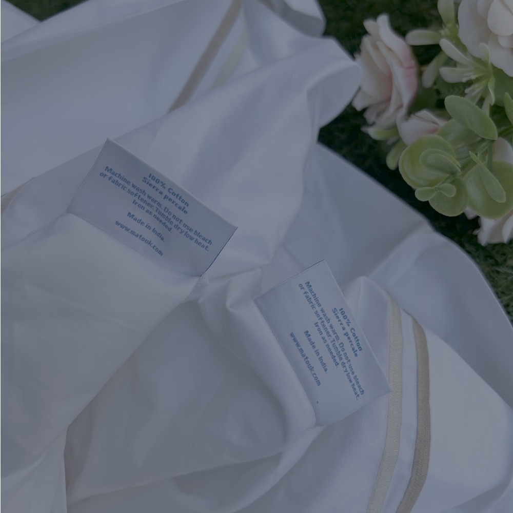 MATOUK White Pillowcases champagne detail standard pillowcase set of two NWOT - Picture 9 of 9